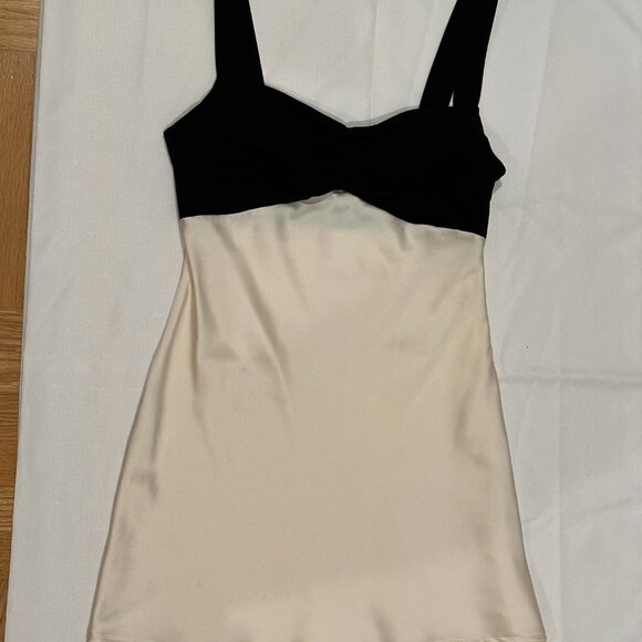 Edikted Contrast Satin Effect Mini Dress – Cream & Black – Size L - Picture 3 of 5